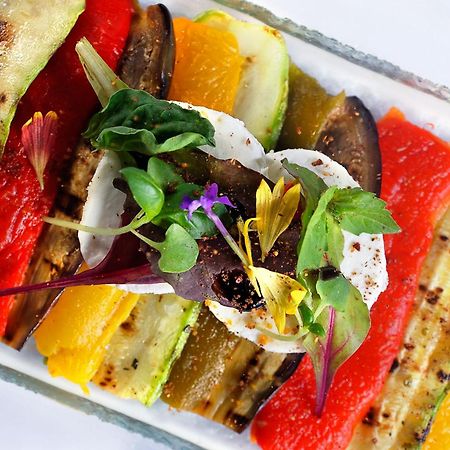 Sun City Hotel - The Gabriel Kahire Dış mekan fotoğraf A grilled vegetable salad