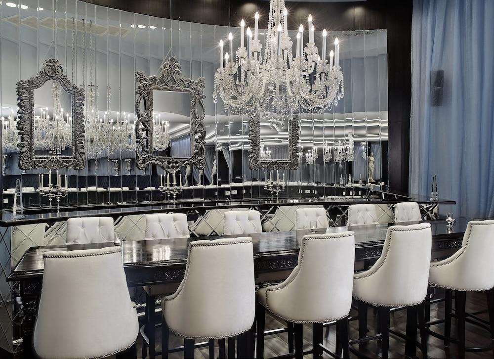 Sun City Hotel - The Gabriel Kahire Dış mekan fotoğraf The bar at the SLS Las Vegas