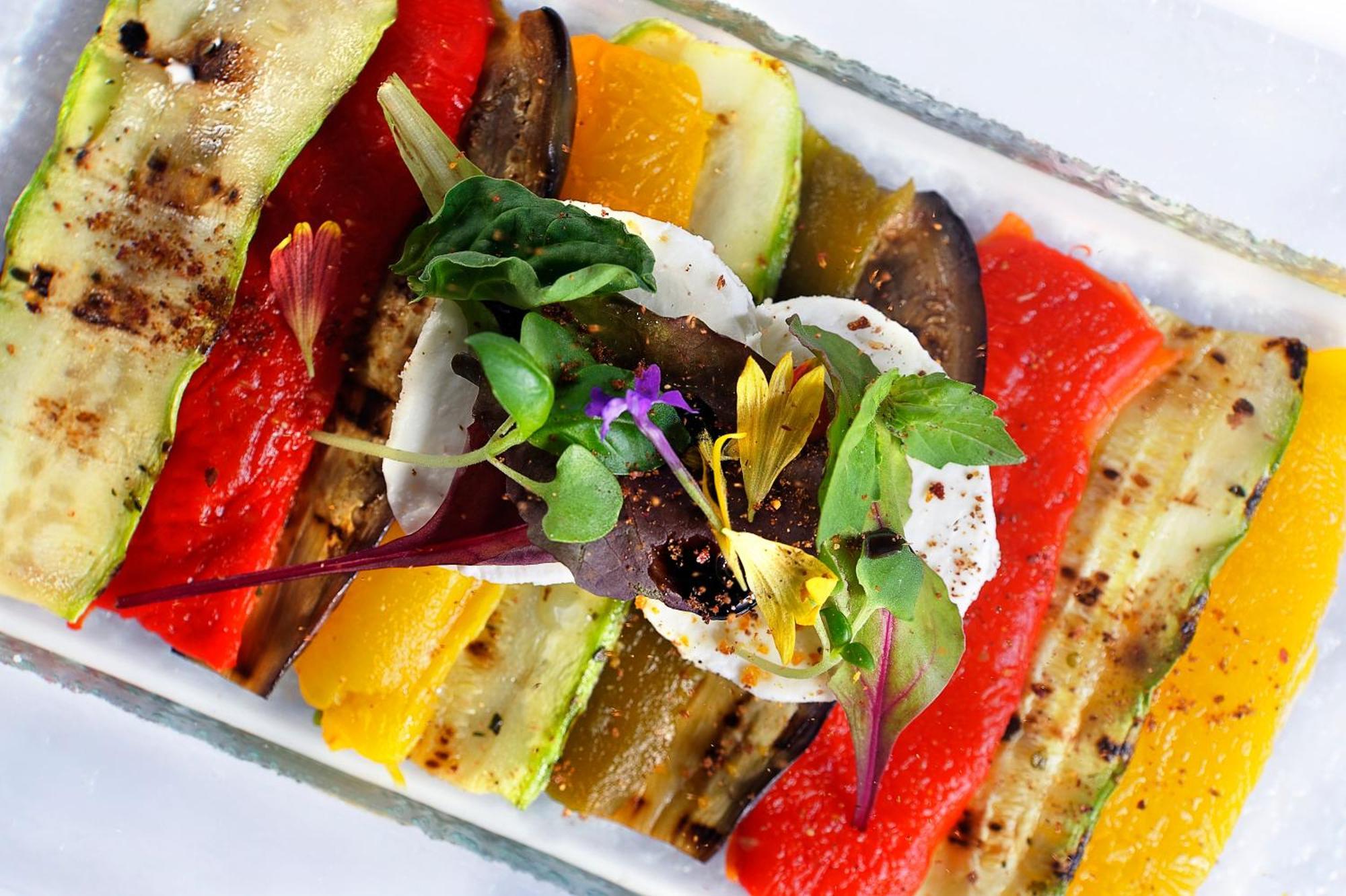 Sun City Hotel - The Gabriel Kahire Dış mekan fotoğraf A grilled vegetable salad