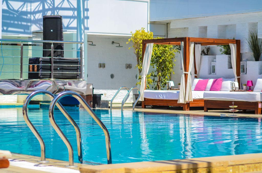 Sun City Hotel - The Gabriel Kahire Dış mekan fotoğraf The pool at the W South Beach