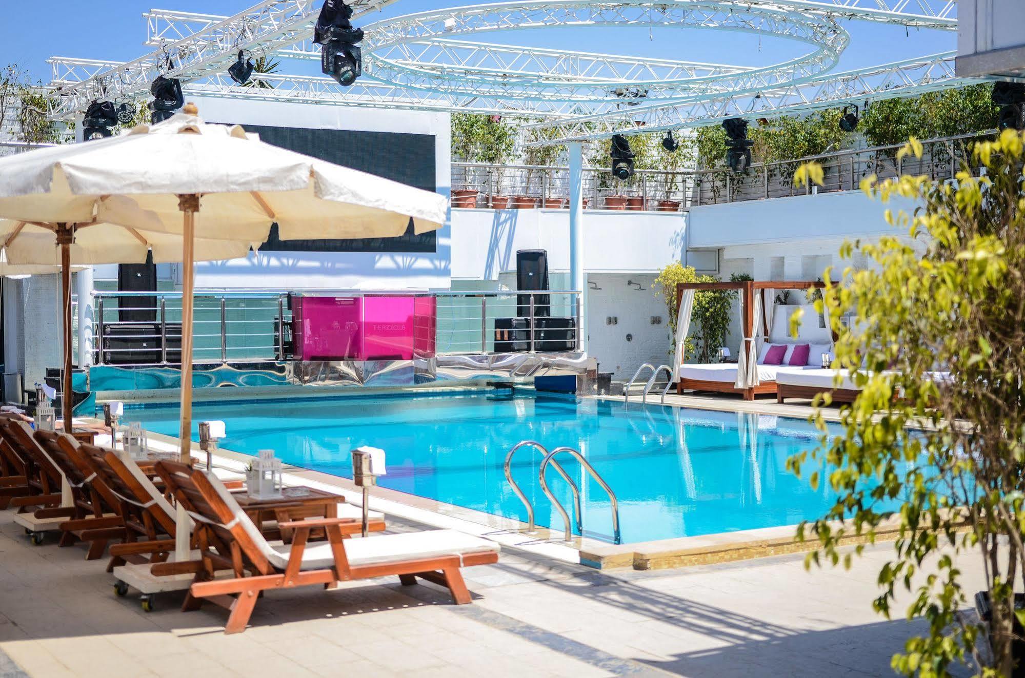 Sun City Hotel - The Gabriel Kahire Dış mekan fotoğraf The pool at the nightclub